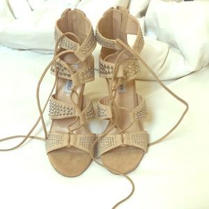 Never worn Steve Madden Wrap around Pumps